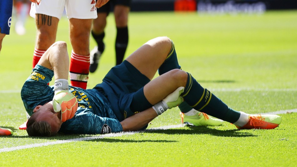 Arquero del Arsenal sufre escalofriante lesión en partido de la Premier League La escalofriante lesión del arquero del Arsenal en partido de la Premier League de Inglaterra