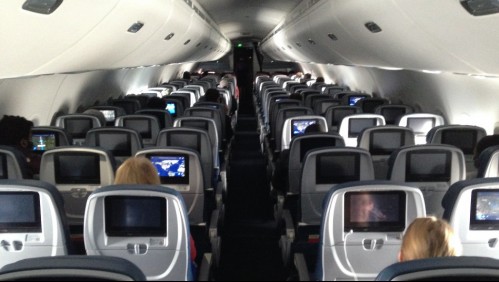 'Escudo invisible': El dispositivo que promete evitar el contagio de coronavirus al interior de los aviones