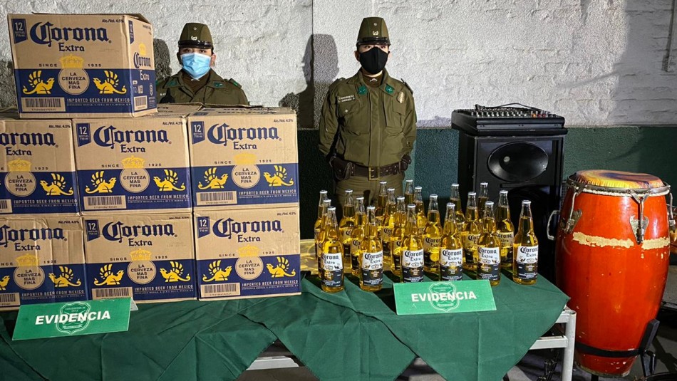 Carabineros detiene a 31 personas en fiesta clandestina en Recoleta Carabineros detiene a 31 personas en fiesta clandestina en Recoleta