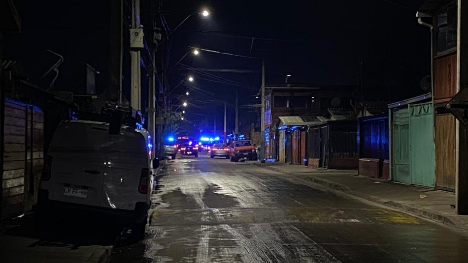 Dos fallecidos en persecución policial durante el toque de queda en La Pintana Dos fallecidos dejó una persecución policial durante el toque de queda en La Pintana