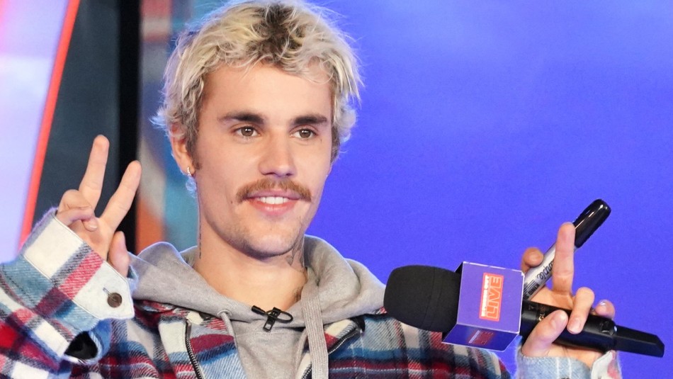 Justin Bieber es acusado de abuso sexual: Cantante se defiende usando a Selena Gómez como coartada Justin Bieber es acusado de abuso sexual: Cantante se defiende usando a Selena Gómez como coartada
