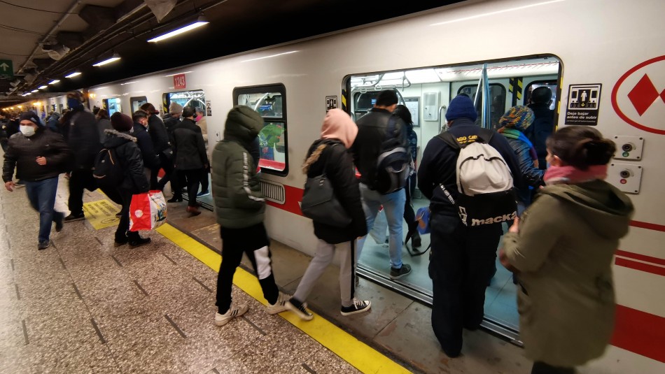 Imagen referencial de archivo Falla obliga a Metro a reducir su servicio en Línea 5: Sólo entre Quinta Normal y Vicente Valdés