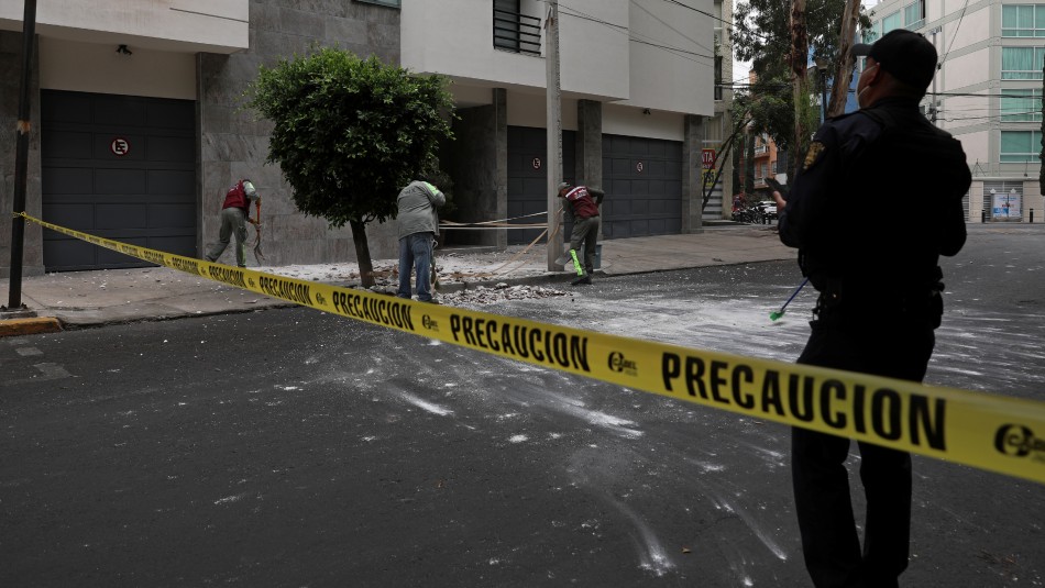 Autoridades confirman la muerte de una persona tras el fuerte terremoto que azotó el sur de México Autoridades confirman la muerte de una persona tras el fuerte terremoto que azotó el sur de México