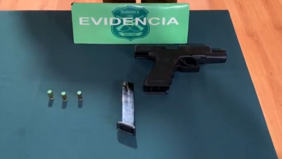 Fiesta Santiago Golpearon a Carabineros y tenían pistola a fogueo: Detuvieron a cinco personas por realizar fiesta en Santiago