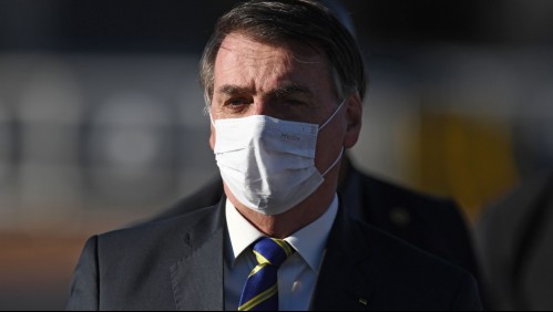 Ordenan a Jair Bolsonaro usar mascarilla en lugares públicos