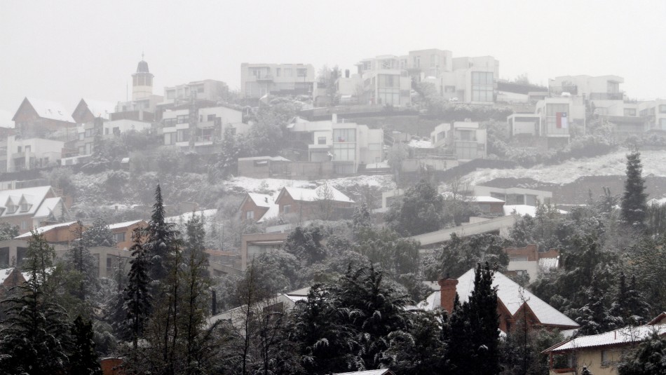 nieve lo barnechea Videos registran caída de nieve en sectores precordilleranos de la Región Metropolitana
