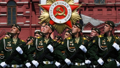Rusia despliega impresionante desfile militar en plena pandemia y en vísperas del referéndum