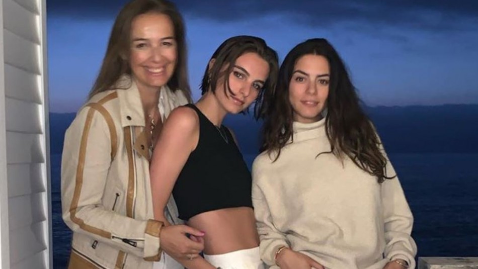 Rosita Parsons y sus hijas con pololas: Rosita Parsons y sus hijas con pololas: