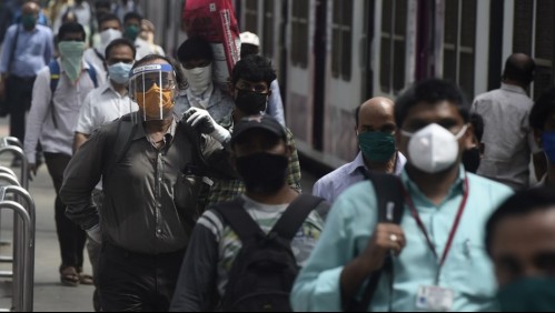 India convierte trenes en salas de hospital para atender pacientes con coronavirus
