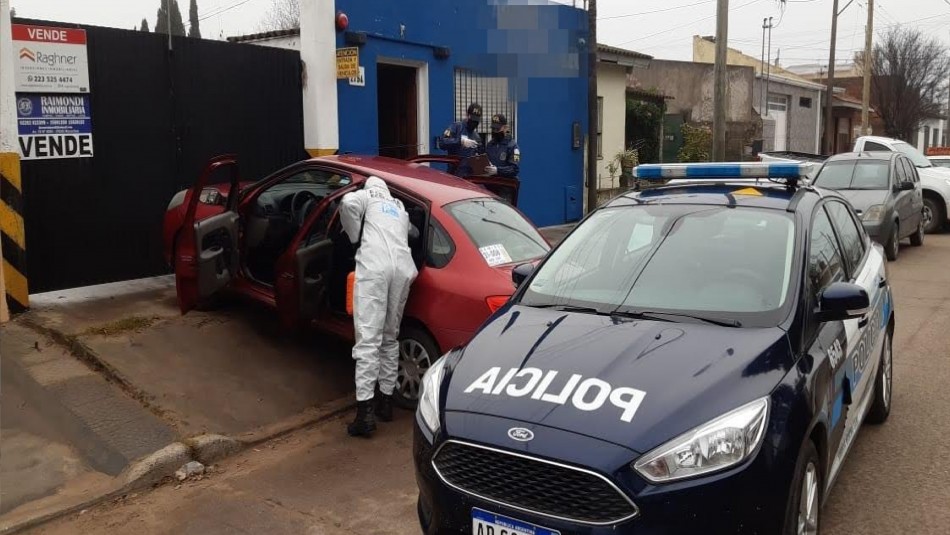 Madres entregan a sus hijos a la policía tras violar a una mujer en Argentina Madres entregan a sus hijos a la policía tras violar a una mujer en Argentina