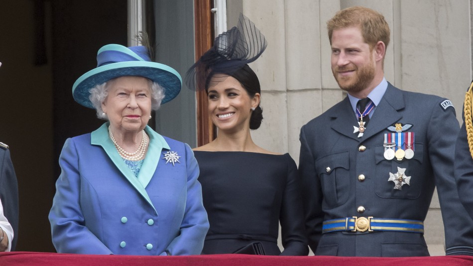 Reina Isabel junto a Meghan y Harry La polémica razón por la que la reina Isabel habría aceptado el matrimonio entre Harry y Meghan