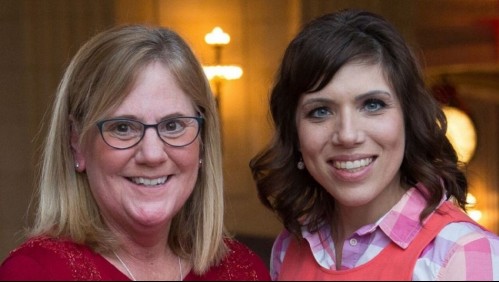 Mujer que sobrevivió a fallido aborto conoció a su madre biológica casi 40 años después