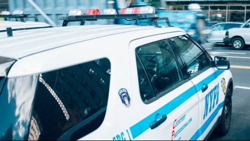 Rescatan a niño de 18 meses que vivía en una jaula rodeado de animales en un domicilio en Estados Unidos