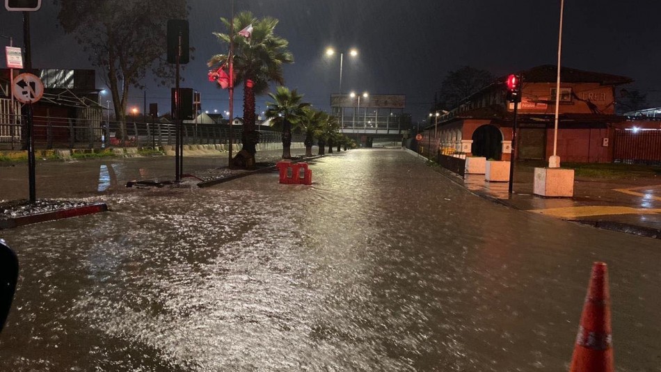 Fuertes lluvias provocan inundaciones en la región del Maule Fuertes lluvias provocan inundaciones en la región del Maule