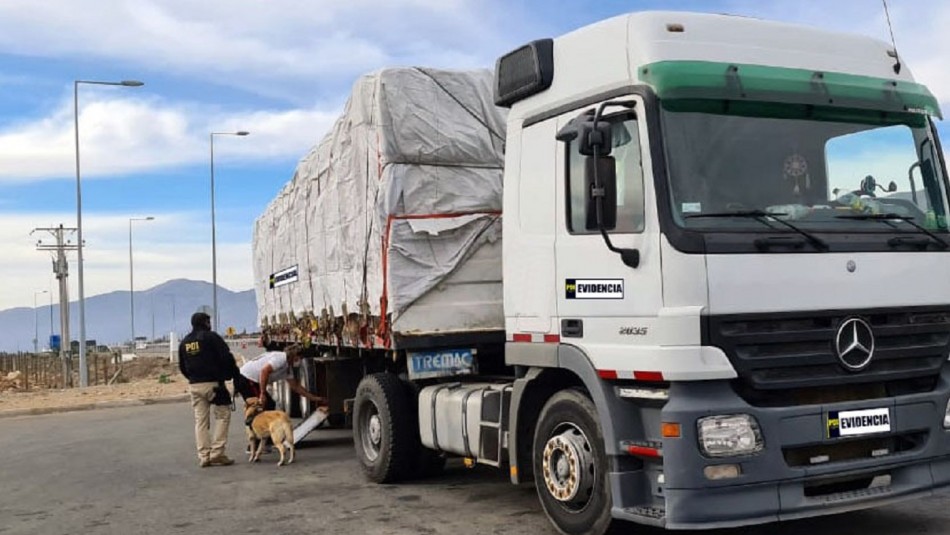 PDI incauta millonaria carga de cajetillas de cigarrillos PDI incauta millonaria carga de cajetillas de cigarrillos de contrabando en la Región de Coquimbo
