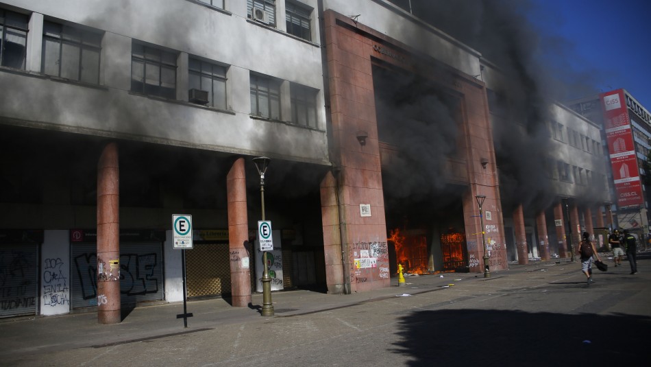 Decretan prisión preventiva para segundo acusado de incendio en Gobernación de Concepción Decretan prisión preventiva para segundo acusado de incendio en Gobernación de Concepción