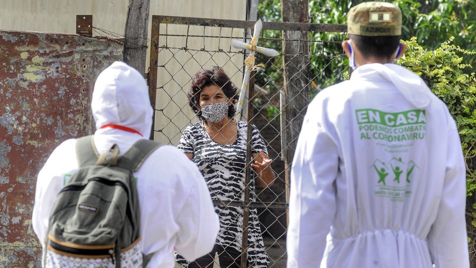 Mujer permanece con cadáver de su esposo muerto posiblemente por coronavirus en Bolivia Mujer permanece con cadáver de su esposo muerto posiblemente por coronavirus en Bolivia