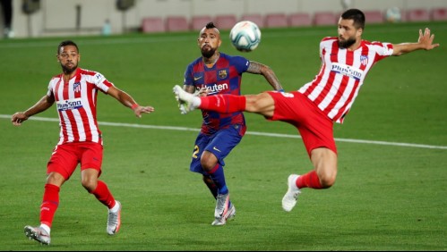 'Penal tonto' o 'Reacción ingenua': Hinchas apuntan a Arturo Vidal ante polémica jugada ante Atlético