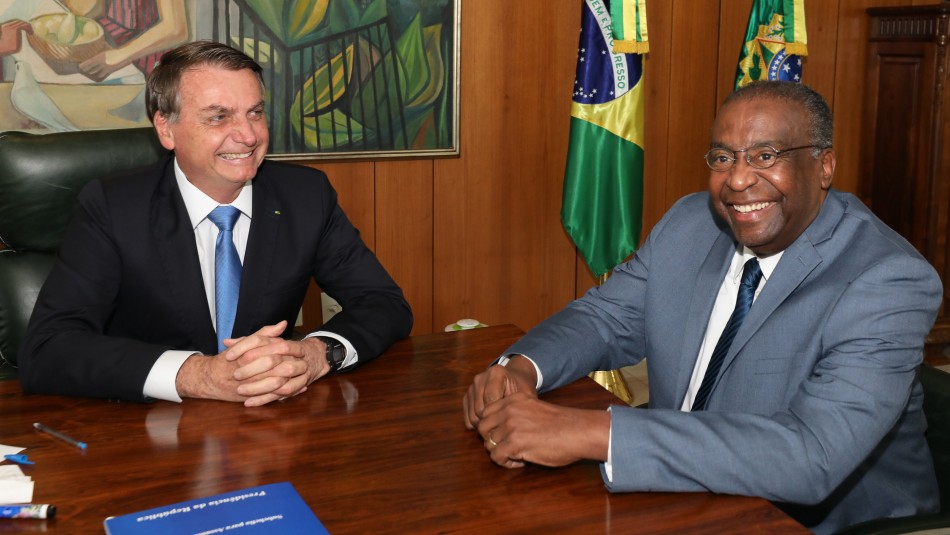 Bolsonaro y Decotelli Miente en su currículo y lo sorprenden: Ministro de Educación de Brasil renuncia antes de asumir