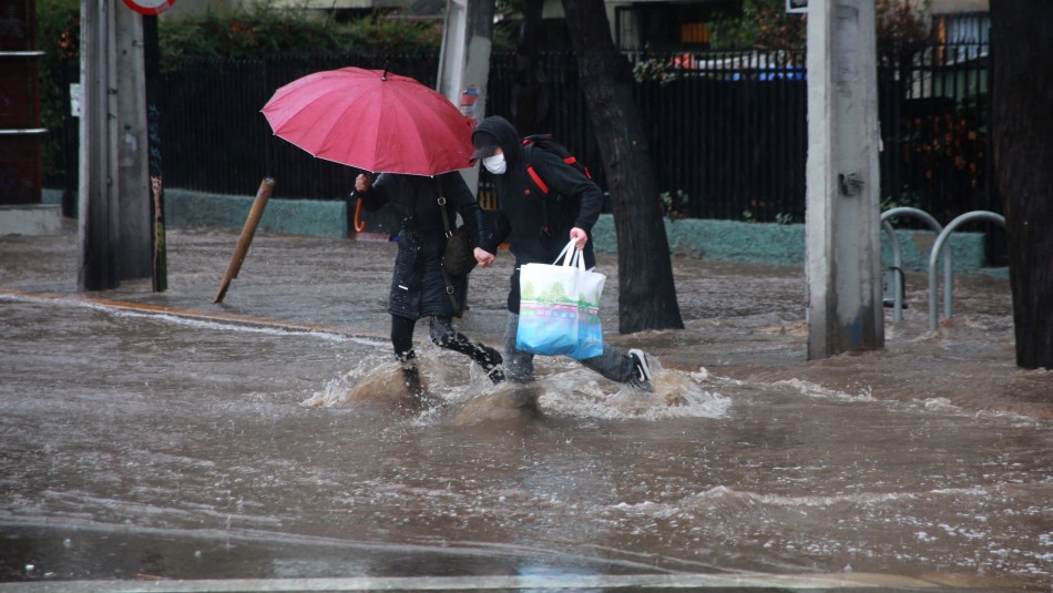 Foto referencial Meteorología anuncia precipitaciones para Santiago en la madrugada y mañana de este miércoles