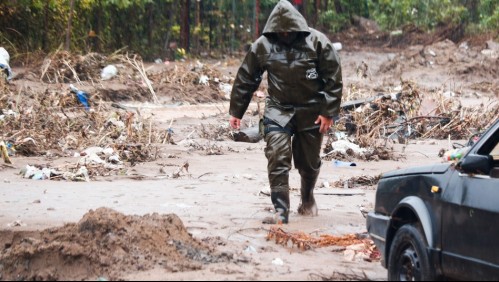 Buscan a joven desaparecida luego que su vehículo fuera arrastrado por un río en Los Vilos