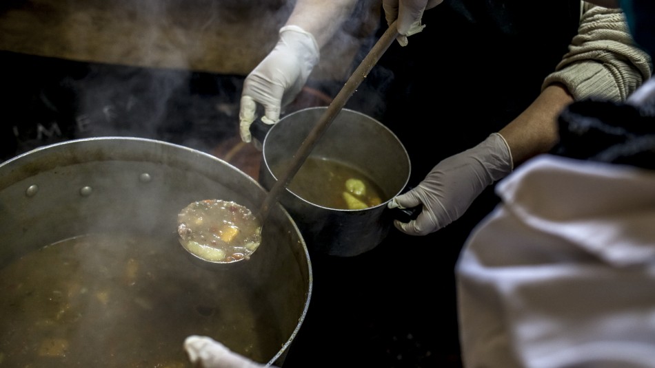 Robo en olla común: Denuncian sustracción de comida y gas afectando a 200 familias Robo en olla común: Denuncian sustracción de comida y gas afectando a 200 familias