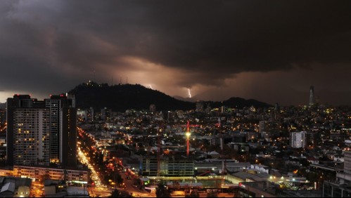 Onemi ahora emite aviso por probables 'tormentas eléctricas' en seis céntricas regiones del país