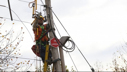 Usuarios de redes sociales reportan cortes del suministro de luz en la capital