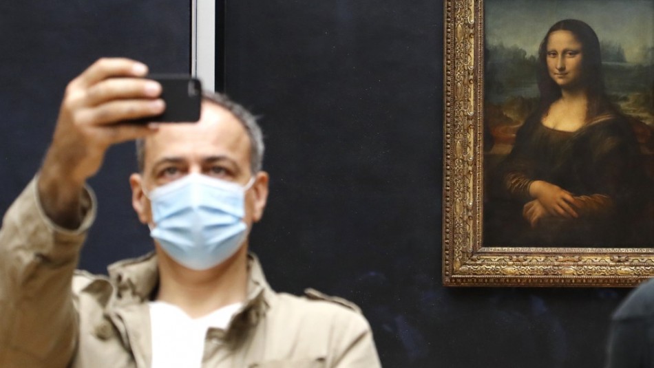 Museo Louvre de París reabre sus puertas solo para público europeo Museo Louvre de París reabre sus puertas solo para público europeo