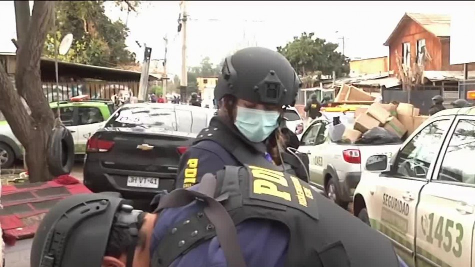 Desbaratan a banda especializada en robo de camiones tras funeral de alto riesgo en Renca Desbaratan a banda especializada en robo de camiones tras funeral de alto riesgo en Renca