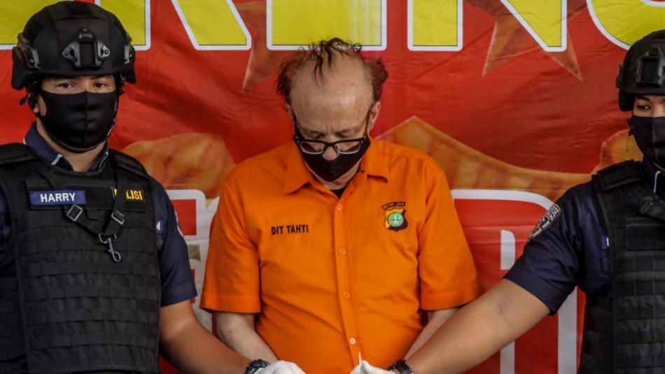 Francés acusado de abusar de 300 menores podría ser condenado a muerte en Indonesia Francés acusado de abusar de 300 menores podría ser condenado a muerte en Indonesia