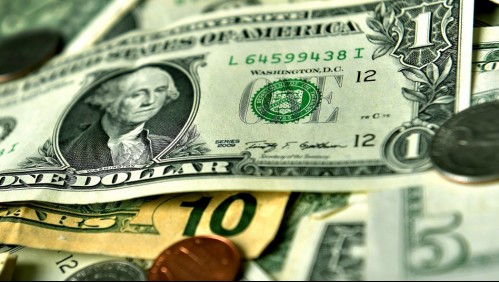 Efectos por discusión de retiro de fondos: Fuerte caída en Bolsa de Santiago y baja en precio del dólar