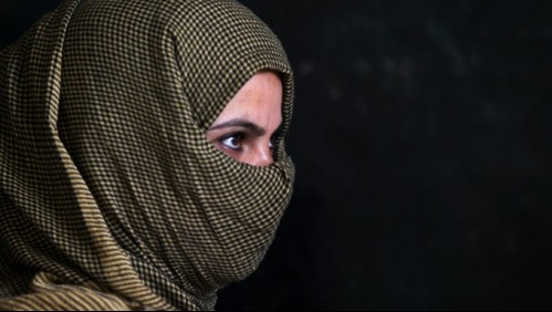 Polémica: Piden que mujeres usen velo en vez de mascarilla contra el coronavirus en Indonesia