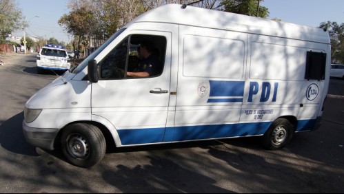 Encuentran cuerpo de una mujer al interior de un contenedor de basura en Puente Alto