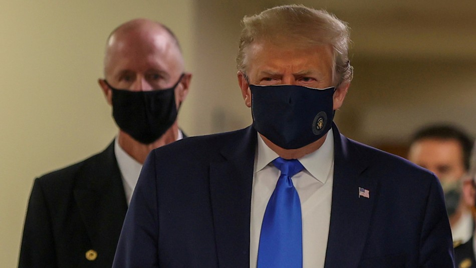 Donald Trump Trump se muestra en público usando mascarilla por primera vez durante la pandemia de coronavirus