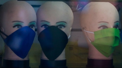 Guantes y mascarillas de la pandemia de coronavirus invaden grandes ríos europeos