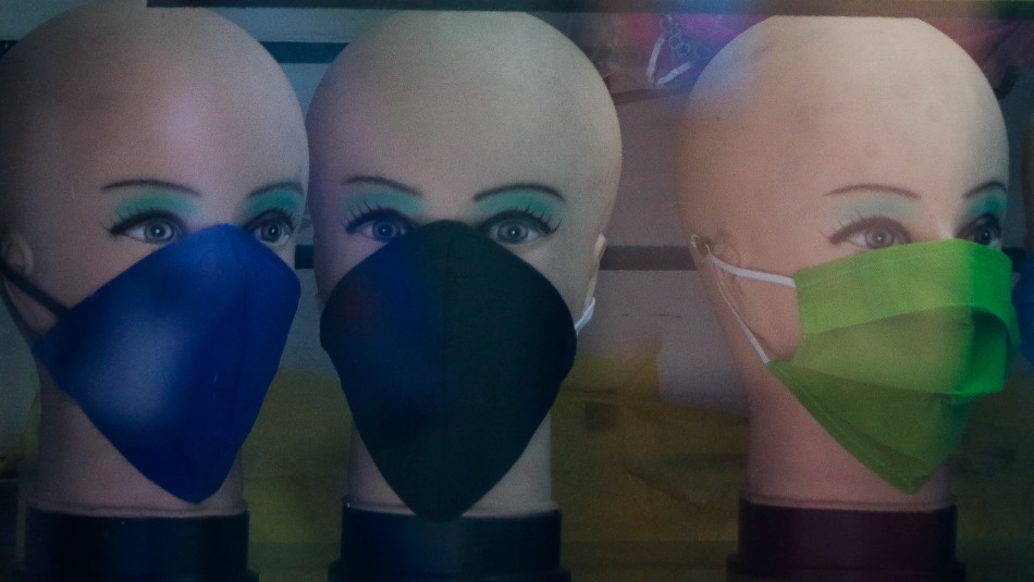 Imagen referencial. Guantes y mascarillas de la pandemia de coronavirus invaden grandes ríos europeos