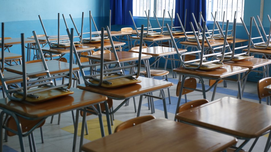 Tres comunas anuncian vacaciones de invierno en sus establecimientos Las comunas que han suspendido clases en los colegios esta semana