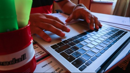 Becas TIC: Revisa los requisitos para recibir los computadores gratuitos que entrega el Estado