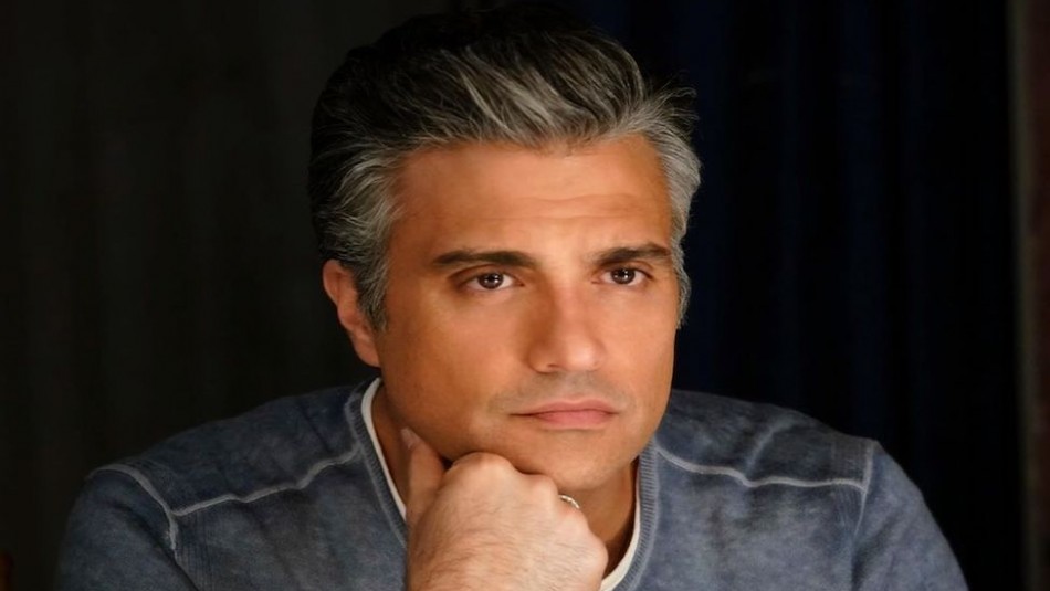 Jaime Camil exhibe sus atributos con un osado desnudo a sus 46 años: Jaime Camil exhibe sus atributos con un osado desnudo a sus 46 años: