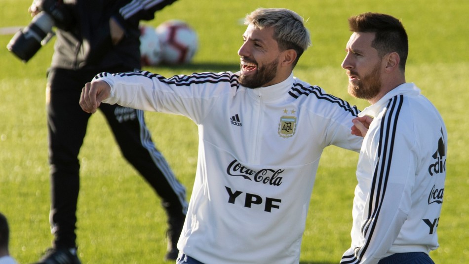 Aguero El divertido diálogo del Kun con Lionel Messi.