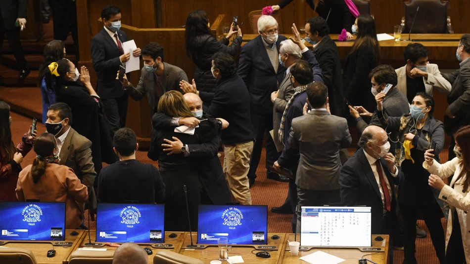 Cámara aprueba retirar 10% desde AFP y proyecto avanza al Senado Cámara aprueba retirar 10% desde AFP y proyecto avanza al Senado