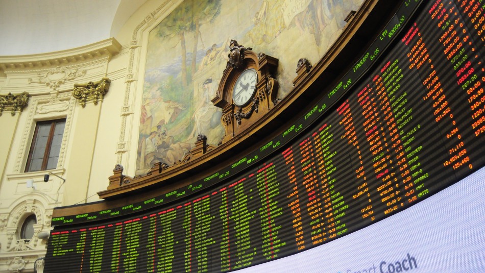 Imagen referencial Bolsa de Santiago registra caída tras aprobación de proyecto de retiro de fondos AFP