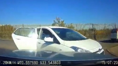 'Aceleré no más y cerré los ojos': Conductor que evitó 'encerrona' con arriesgada maniobra en La Florida