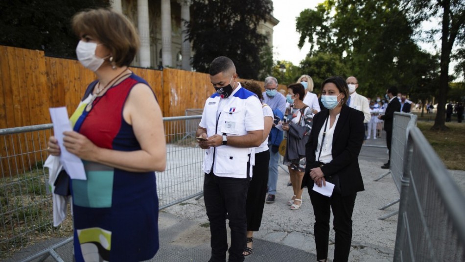 Francia obligará a usar mascarilla en lugares públicos cerrados a partir de próxima semana Francia obligará a usar mascarilla en lugares públicos cerrados a partir de próxima semana