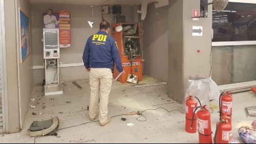 Intentan robar cajero de supermercado utilizando el método del alunizaje