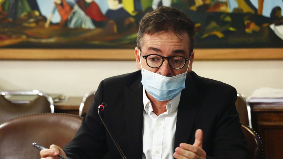 Diputado Silber presenta denuncia contra la UDI por enviar a parlamentarios a Tribunal Supremo Diputado Silber presenta denuncia contra la UDI por enviar a parlamentarios a Tribunal Supremo