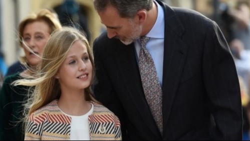 Al rey de España se le olvida usar mascarilla y su hija se lo recuerda: Todo quedó registrado en video