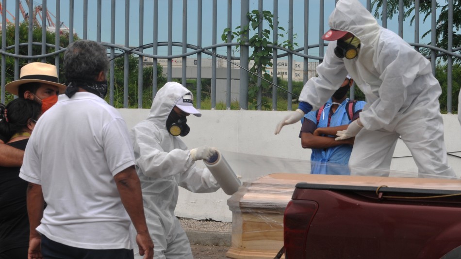 Guayaquil y sus errores en la entrega de cuerpos por coronavirus: Guayaquil y sus errores en la entrega de cuerpos por coronavirus:
