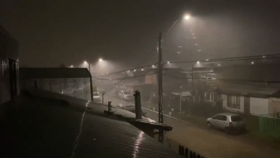 Temporal en Valdivia: Fuertes vientos, intensas precipitaciones y tormenta eléctrica Temporal en Valdivia: Fuertes vientos, intensas precipitaciones y tormenta eléctrica